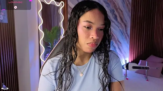 Snapshot of penelope_tay1 chatting on 9, 5, 2026 penelope tay1 online show from 9, 5, 2026