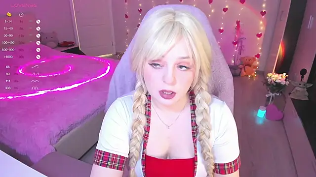 Snapshot of Amy_honey_angel chatting on 24, 2, 2025 Amy honey angel online show from 24, 2, 2025