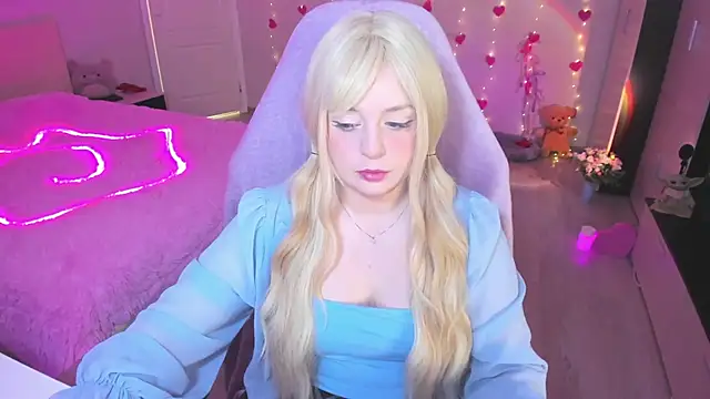 Snapshot of Amy_honey_angel chatting on 11, 3, 2025 Amy honey angel online show from 11, 3, 2025