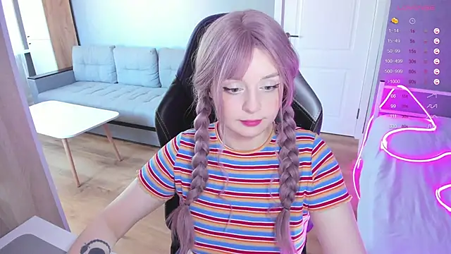 Snapshot of Amy_honey_angel chatting on 30, 9, 2025 Amy honey angel online show from 30, 9, 2025