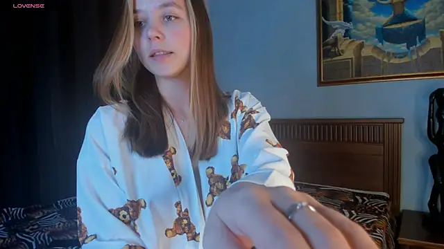 Snapshot of FalineDowlen chatting on 17, 2, 2025 FalineDowlen online show from 17, 2, 2025