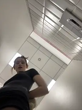 Mia Mia M online show from 10, 3, 2026