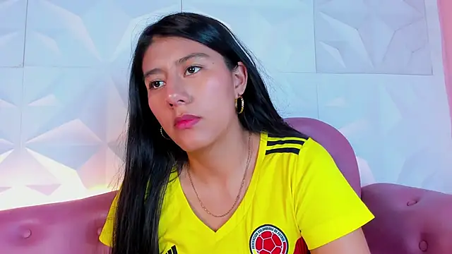 Snapshot of CarlaAlvez chatting on 20, 3, 2025 CarlaAlvez online show from 20, 3, 2025