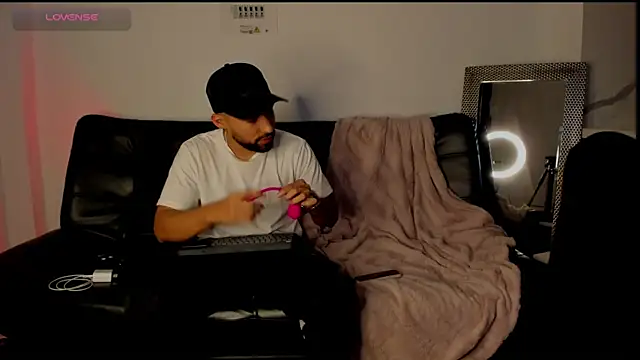 Sweet and caramel online show from 11, 3, 2025