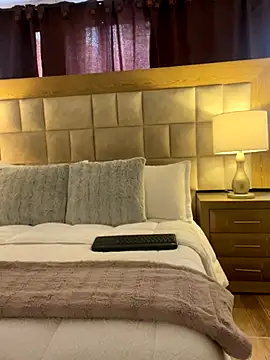 Sweet and caramel online show from 4, 12, 2025