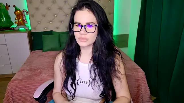 Snapshot of KattieSims chatting on 12, 1, 2025 KattieSims online show from 12, 1, 2025