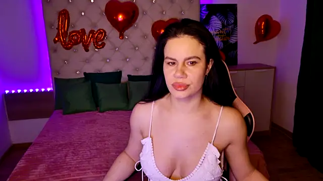 Snapshot of KattieSims chatting on 6, 2, 2025 KattieSims online show from 6, 2, 2025