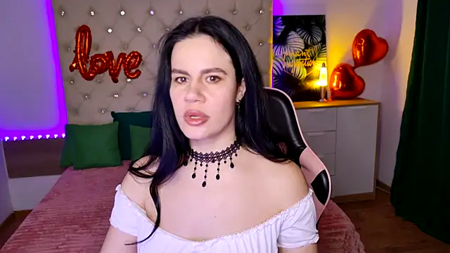 Snapshot of KattieSims chatting on 7, 2, 2025 KattieSims online show from 7, 2, 2025