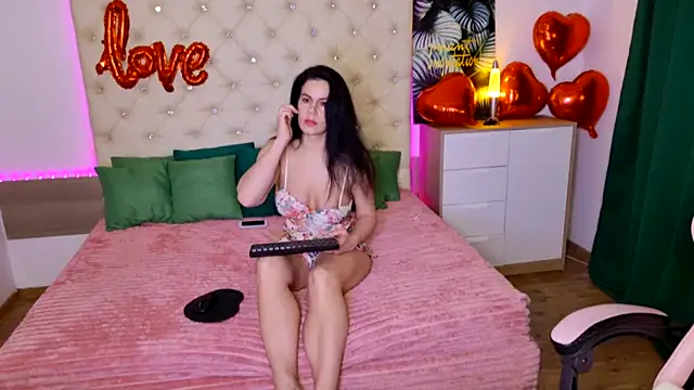 Snapshot of KattieSims chatting on 9, 2, 2025 KattieSims online show from 9, 2, 2025