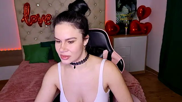 Snapshot of KattieSims chatting on 10, 2, 2025 KattieSims online show from 10, 2, 2025