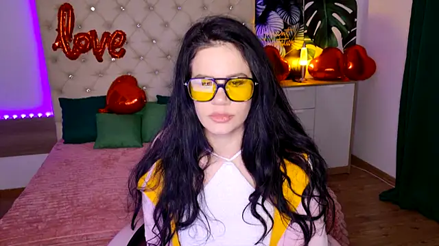 Snapshot of KattieSims chatting on 14, 2, 2025 KattieSims online show from 14, 2, 2025