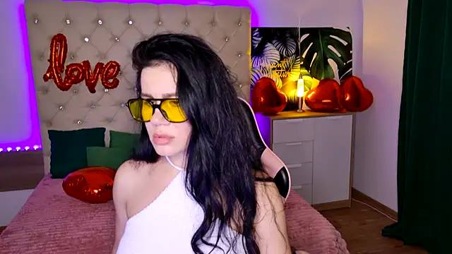 Snapshot of KattieSims chatting on 14, 2, 2025 KattieSims online show from 14, 2, 2025