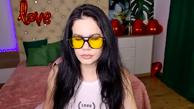 Snapshot of KattieSims chatting on 16, 2, 2025 KattieSims online show from 16, 2, 2025