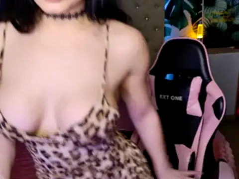 Snapshot of KattieSims chatting on 24, 2, 2025 KattieSims online show from 24, 2, 2025
