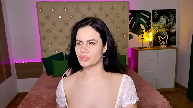 Snapshot of KattieSims chatting on 2, 3, 2025 KattieSims online show from 2, 3, 2025