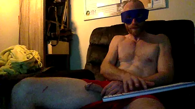 Snapshot of Twowellshapedheads chatting on 17, 12, 2024 Twowellshapedheads online show from 17, 12, 2024