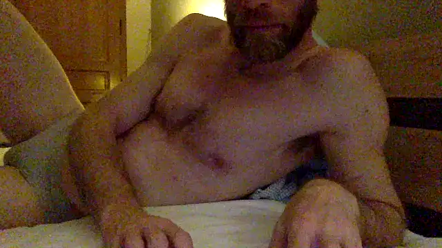 Snapshot of Twowellshapedheads chatting on 4, 2, 2025 Twowellshapedheads online show from 4, 2, 2025