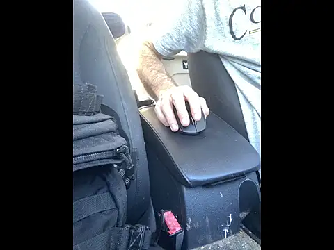 Snapshot of Twowellshapedheads chatting on 11, 11, 2025 Twowellshapedheads online show from 11, 11, 2025