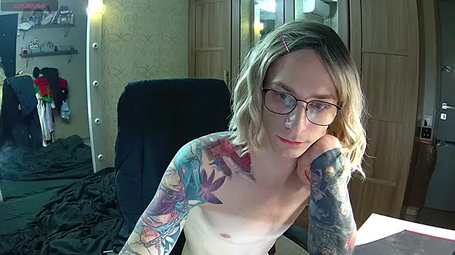 Julia dolls online show from 14, 2, 2025