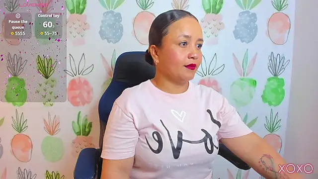 Snapshot of linda_rios_ chatting on 21, 10, 2025 linda rios online show from 21, 10, 2025