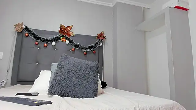 Snapshot of Milaspetite chatting on 14, 12, 2024 Milaspetite online show from 14, 12, 2024