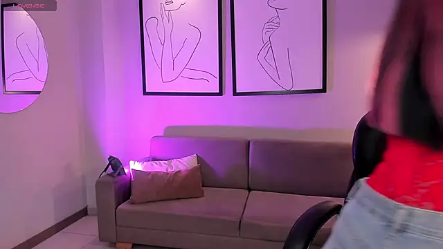 BellaCarteer  online show from 5, 11, 2025