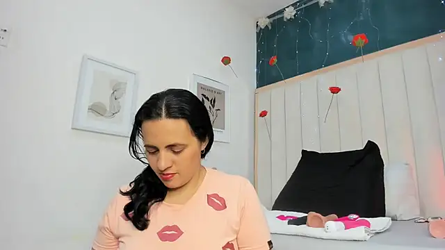 africa holmes online show from 20, 2, 2026