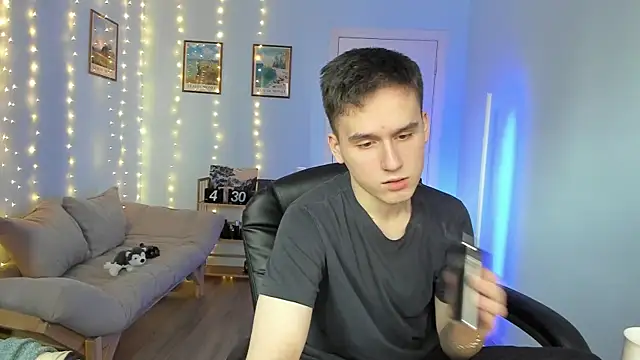 Snapshot of Scooby_k chatting on 5, 1, 2025 Scooby k online show from 5, 1, 2025