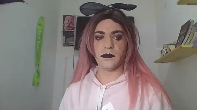 Snapshot of lunaxxxtreme chatting on 4, 11, 2025 lunaxxxtreme online show from 4, 11, 2025