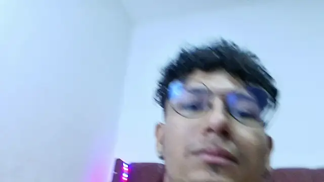 Snapshot of lau_hotfox chatting on 19, 12, 2024 lau hotfox online show from 19, 12, 2024