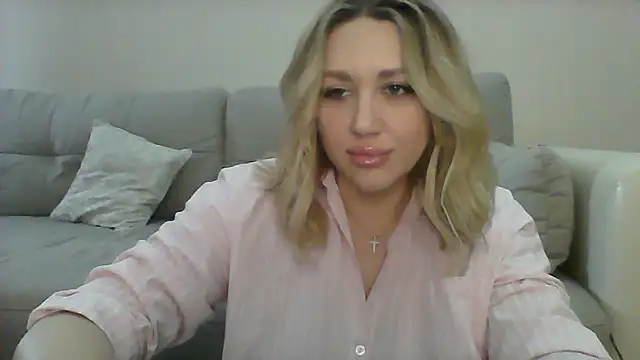 Snapshot of VickyLove047 chatting on 18, 9, 2025 VickyLove047 online show from 18, 9, 2025