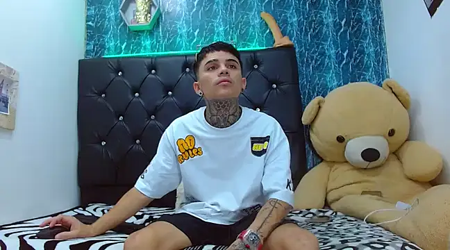 exotic hot couple online show from 25, 2, 2025