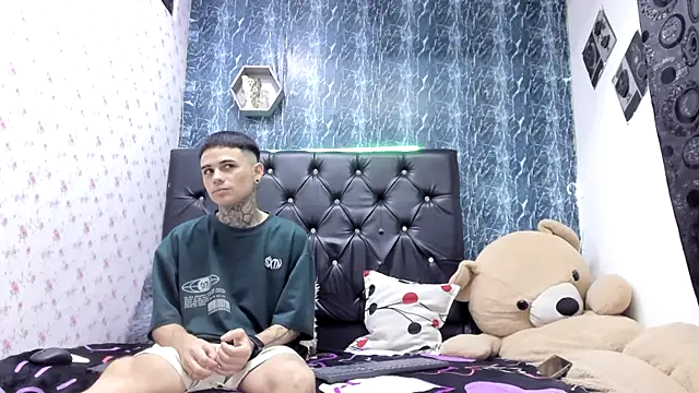 exotic hot couple online show from 21, 2, 2026