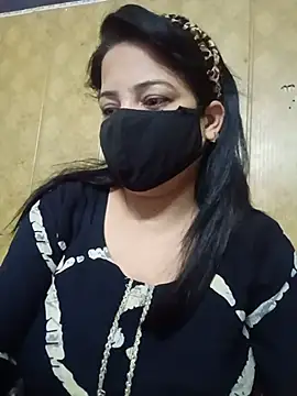 Snapshot of hornycoupleJandS chatting on 18, 5, 2026 hornycoupleJandS online show from 18, 5, 2026
