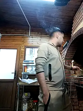 Snapshot of Micutu chatting on 15, 12, 2024 Micutu online show from 15, 12, 2024