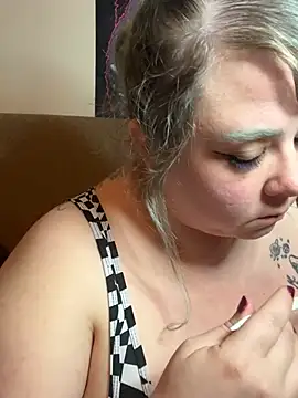 SleazeLouize online show from 18, 2, 2025