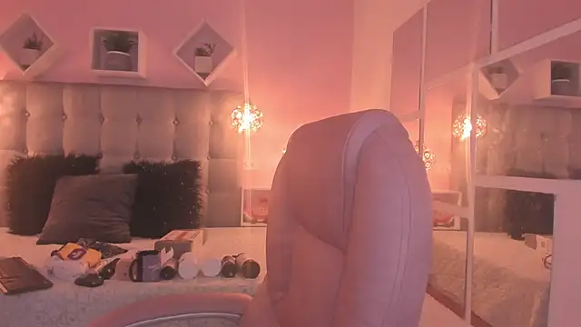 melanie hh online show from 14, 10, 2025