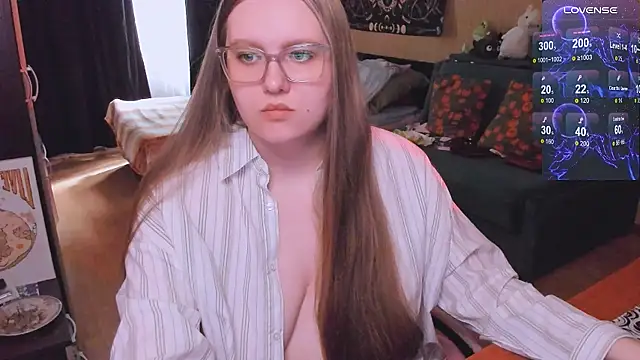 Snapshot of Alice_Dreamgirl_ chatting on 3, 7, 2026 Alice Dreamgirl online show from 3, 7, 2026