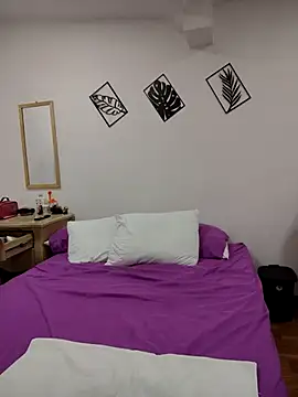 Miss balloonsmila online show from 18, 2, 2025