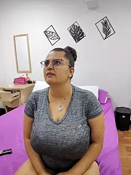 Miss balloonsmila online show from 28, 2, 2025