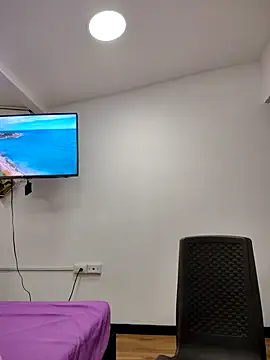 Miss balloonsmila online show from 8, 10, 2025