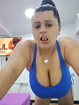 Miss balloonsmila online show from 9, 10, 2025