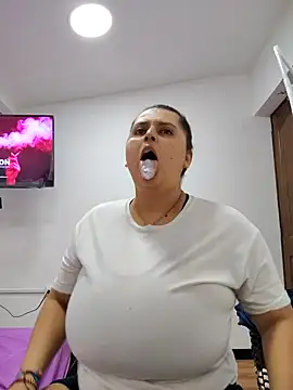 Miss balloonsmila online show from 30, 11, 2025