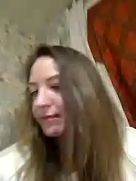 KattyLuuu online show from 2, 1, 2025