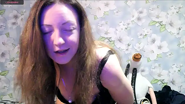 KattyLuuu online show from 9, 2, 2025