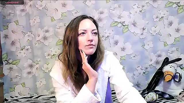 KattyLuuu online show from 2, 3, 2025