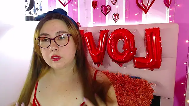 Snapshot of chloe_prg chatting on 15, 2, 2025 chloe prg online show from 15, 2, 2025