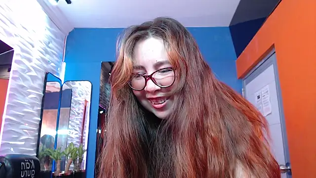 Snapshot of chloe_prg chatting on 21, 2, 2025 chloe prg online show from 21, 2, 2025