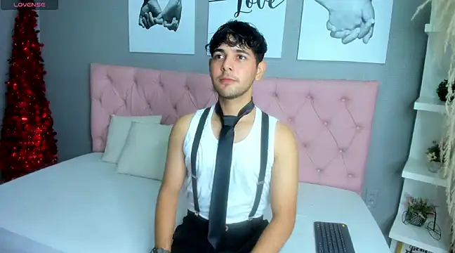 Snapshot of Samir_bear chatting on 24, 12, 2024 Samir bear online show from 24, 12, 2024