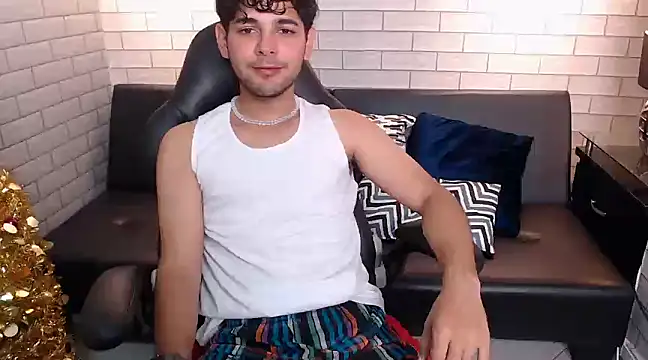 Snapshot of Samir_bear chatting on 27, 12, 2024 Samir bear online show from 27, 12, 2024